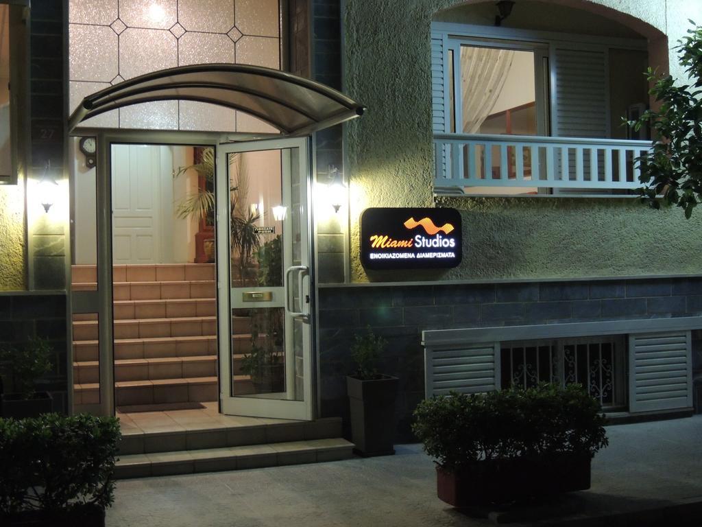 Miami Studios Loutra Edipsou  Exterior photo
